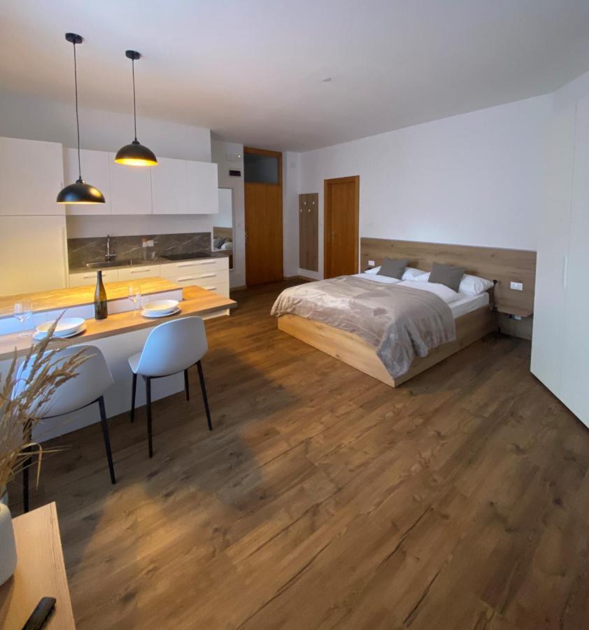 Ansitz Von Wohlgemuth Appartement Salorno Buitenkant foto