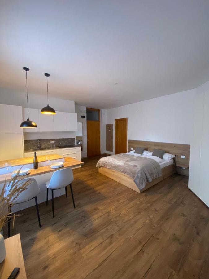Ansitz Von Wohlgemuth Appartement Salorno Buitenkant foto