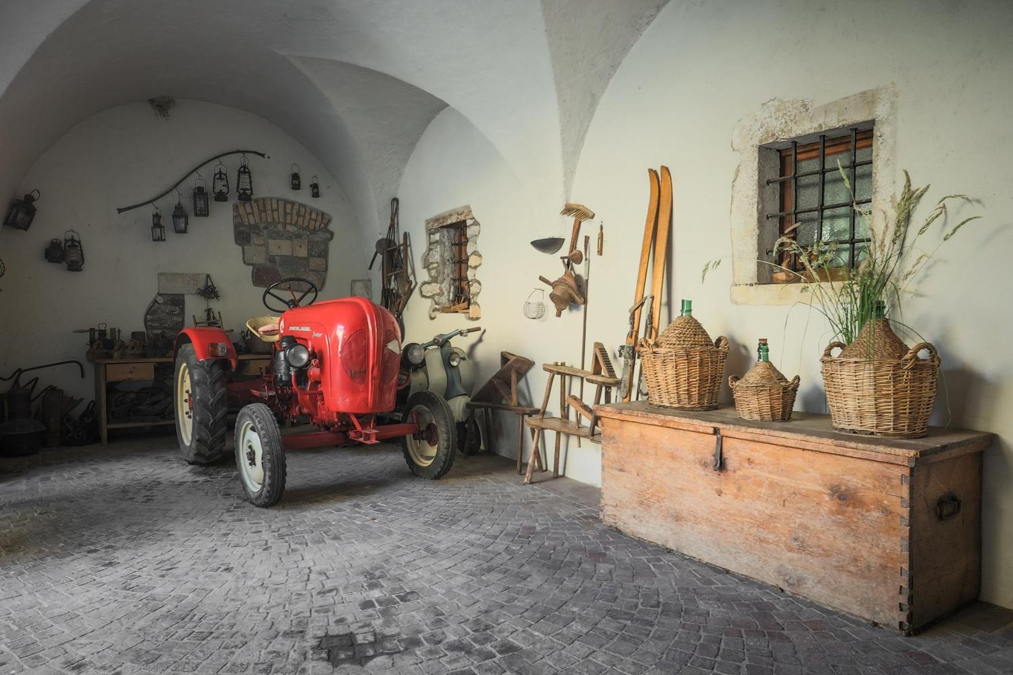Ansitz Von Wohlgemuth Appartement Salorno Buitenkant foto