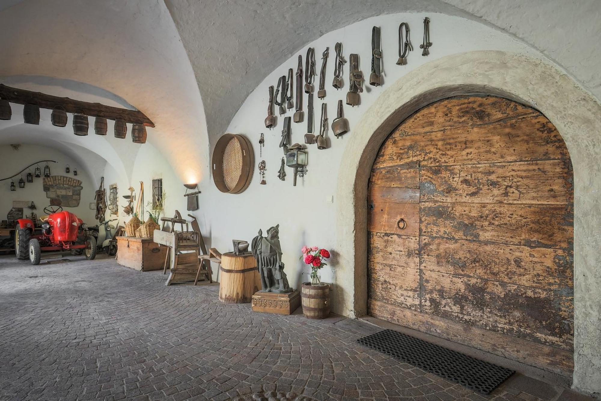 Ansitz Von Wohlgemuth Appartement Salorno Buitenkant foto